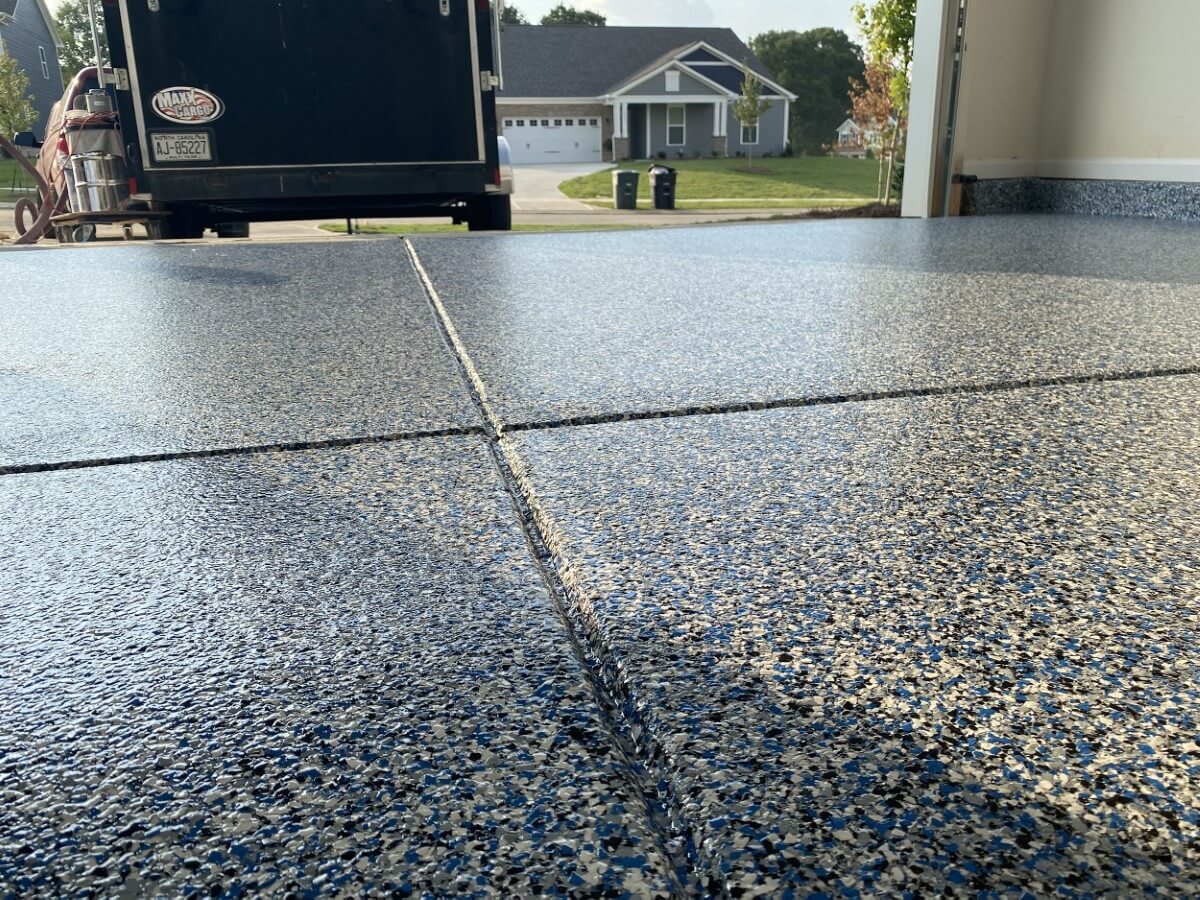 Flake epoxy floor finish