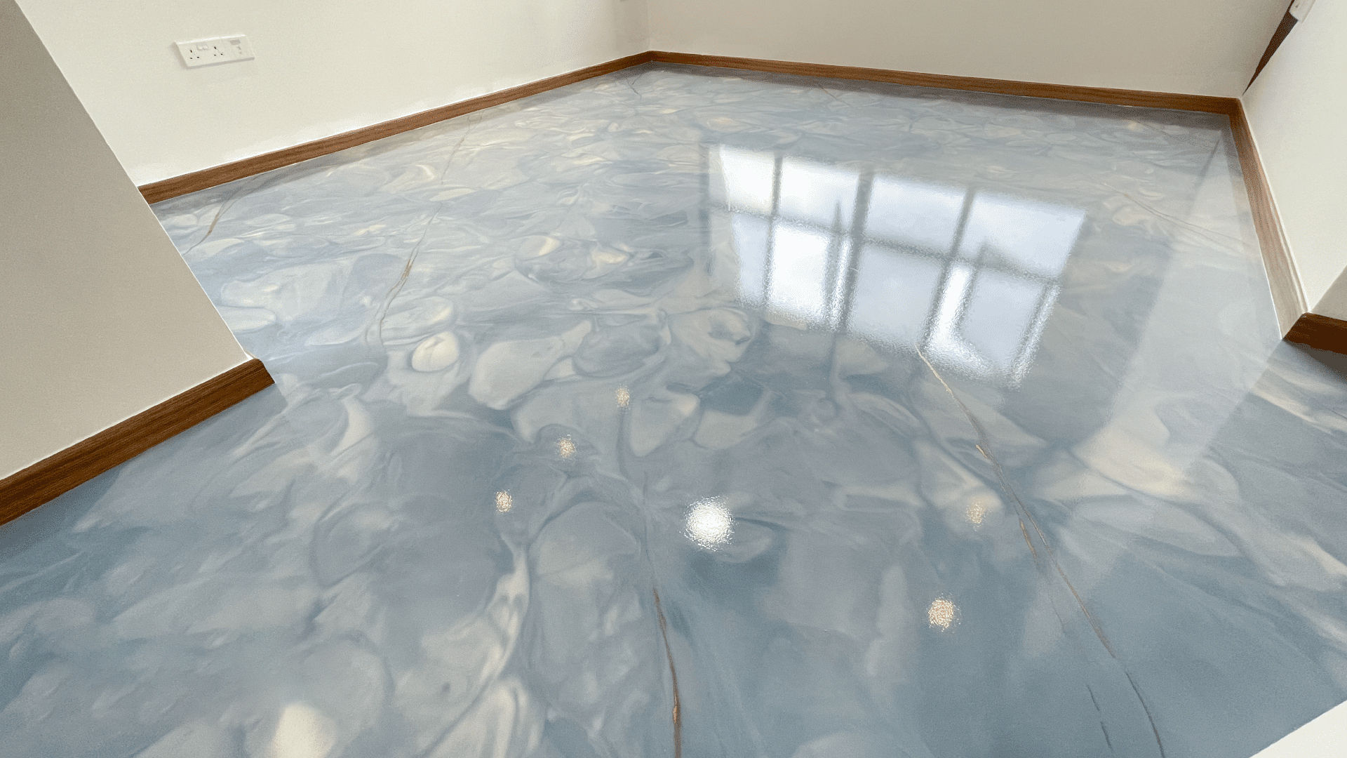 Metallic epoxy floor with depth