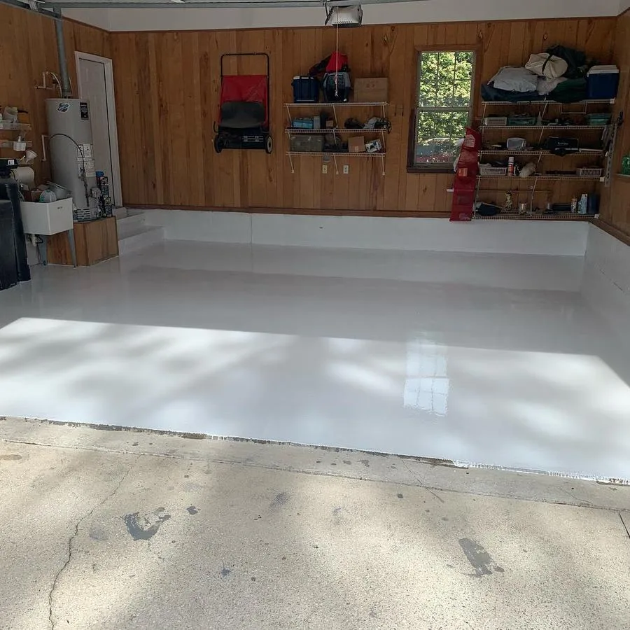 Finished white solid epoxy garage floor after Apex install in Savannah, GA